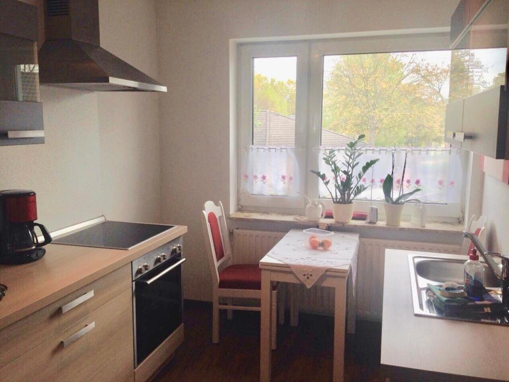 Ingrids Ferienwohnung Mit Balkon In Thiede Naehe See Salzgitter Exterior photo